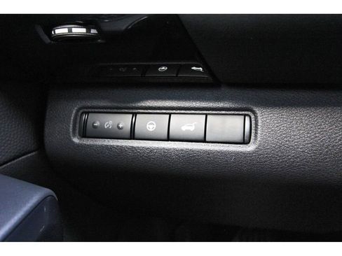 New 2026 Nissan Pathfinder SV w/ SV Premium Package FWD image 20