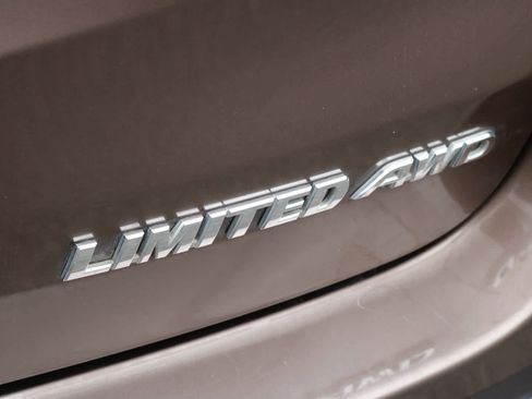 Used 2017 Toyota Highlander Limited AWD/4WD image 8