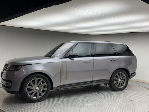 Used 2023 Land Rover Range Rover SE image 6