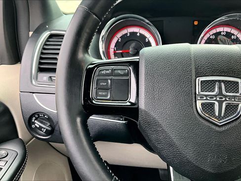 Used 2020 Dodge Grand Caravan SXT FWD image 24