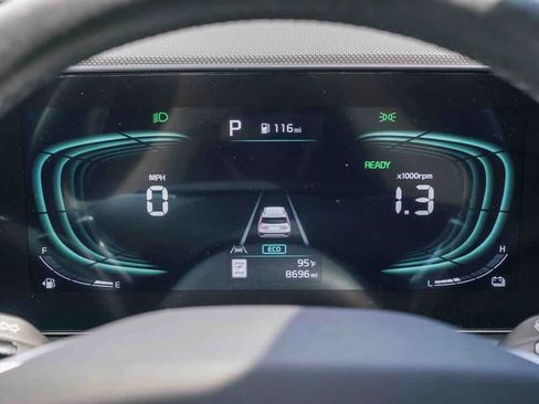 Certified 2023 Kia Niro EX FWD image 23