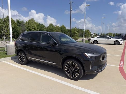 Used 2025 Volvo XC90 B6 Plus image 10