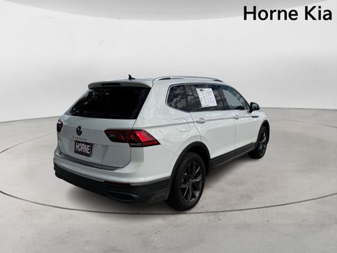 Used 2022 Volkswagen Tiguan SE image 4