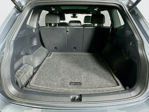 Used 2022 Volkswagen Tiguan SE R-Line image 30