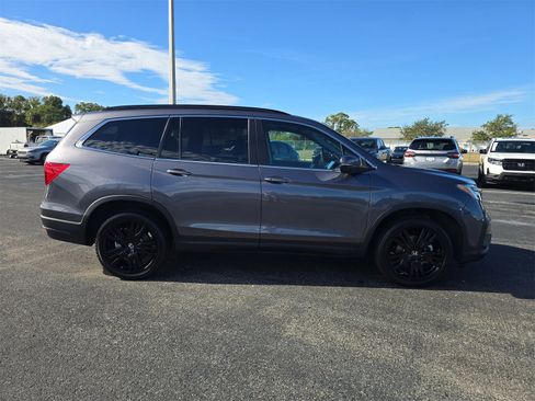 Certified 2022 Honda Pilot Special Edition image 3