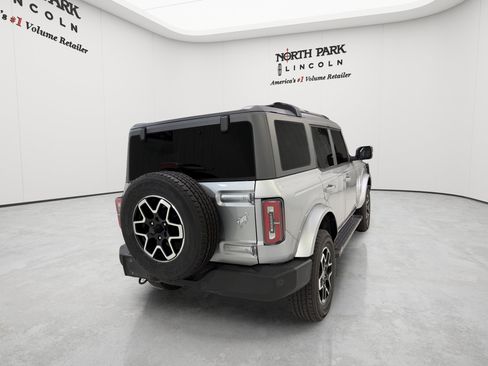 Used 2024 Ford Bronco Outer Banks AWD/4WD image 5