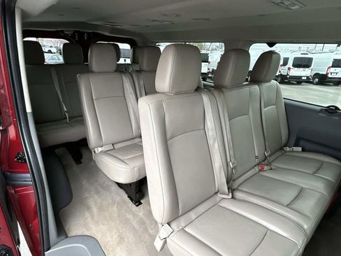 Used 2018 Nissan NV 3500 SL image 18