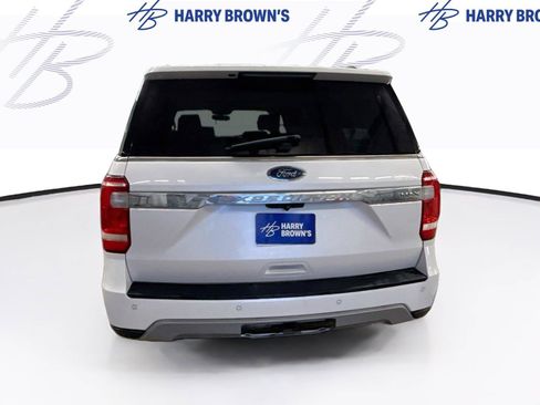 Used 2018 Ford Expedition Max XLT w/ Equipment Group 202A AWD/4WD image 9