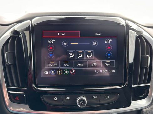 Used 2020 Chevrolet Traverse LT w/ Driver Confidence II Package image 34