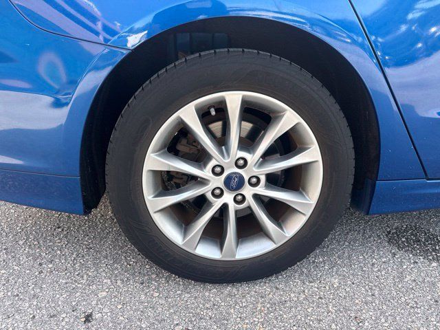 Used 2017 Ford Fusion SE w/ Fusion SE Technology Package FWD image 15