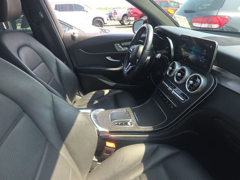 Used 2021 Mercedes-Benz GLC 300 w/ Premium Package image 14