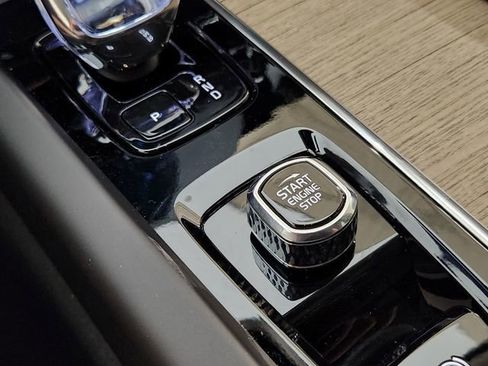 New 2026 Volvo XC60 B5 Core image 21