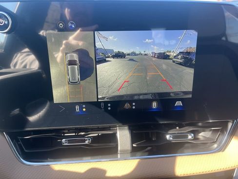 New 2026 Chevrolet Equinox ACTIV w/ Convenience Package III AWD/4WD image 21
