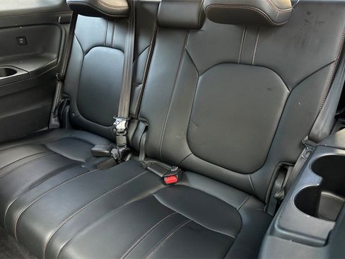 Used 2025 Honda Pilot TrailSport image 17