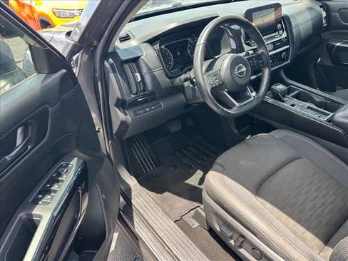Certified 2025 Nissan Pathfinder SV FWD image 9