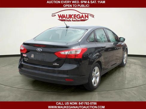 Used 2014 Ford Focus SE w/ SE Winter Package image 3
