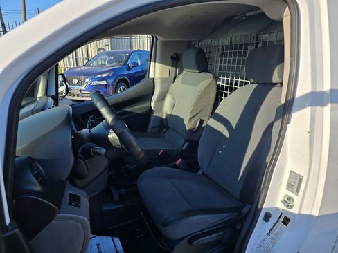 Used 2019 Nissan NV200 S image 21