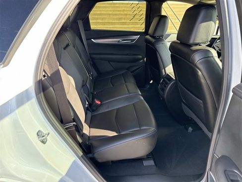 New 2025 Cadillac XT5 Luxury image 11
