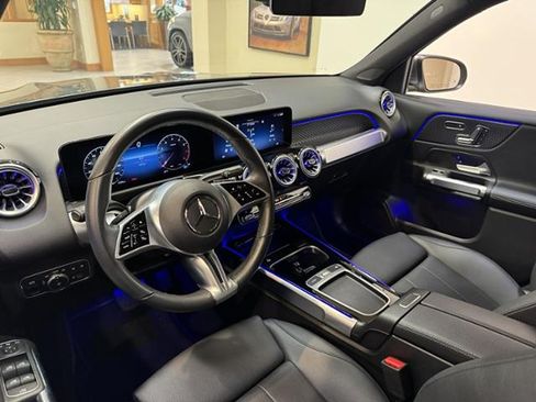 Used 2025 Mercedes-Benz GLB 250 image 9