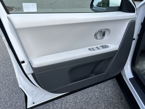 Certified 2024 Hyundai Ioniq 5 SEL AWD/4WD image 15