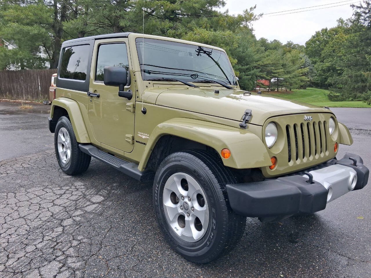 Used 2013 Jeep Wrangler Sahara w/ Connectivity Group AWD/4WD image 7