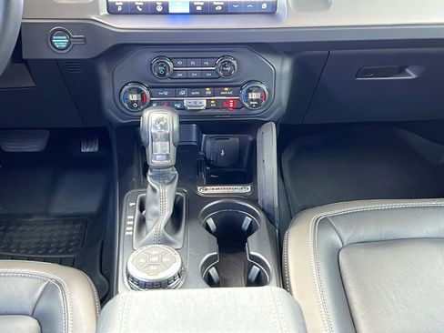 Used 2025 Ford Bronco Outer Banks w/ Sasquatch Package AWD/4WD image 16