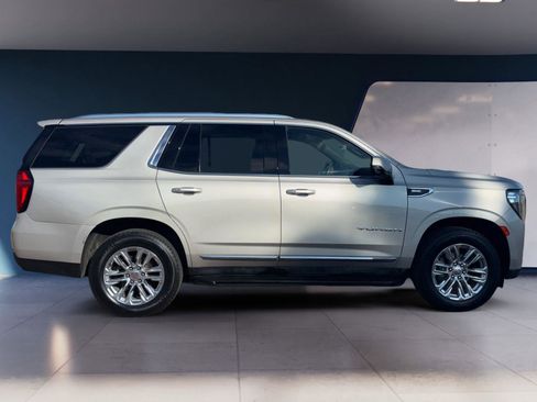 Used 2022 GMC Yukon SLT w/ SLT Premium Package image 6