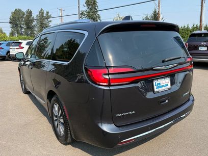 Used 2021 Chrysler Pacifica Limited w/ Premium & Safety Sphere Group
