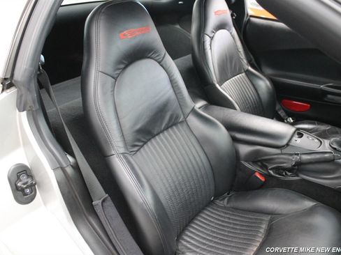Used 2004 Chevrolet Corvette Z06 w/ Memory Package RWD image 31