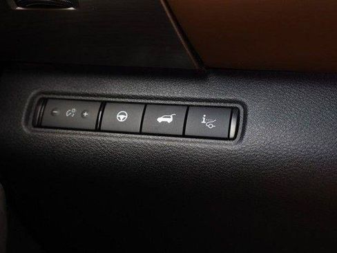 Used 2025 Nissan Pathfinder Platinum AWD/4WD image 24