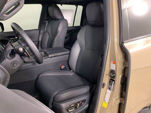 Used 2025 Lexus LX 700h Overtrail image 33