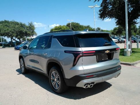 Used 2026 Chevrolet Traverse LT FWD image 13