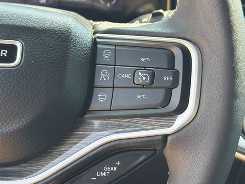 Used 2022 Jeep Wagoneer Series II w/ Rear Seat Video Group 1 AWD/4WD image 31