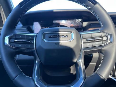 Used 2026 GMC Acadia Denali Ultimate image 17