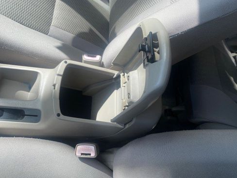 Used 2005 Toyota RAV4 2WD image 55