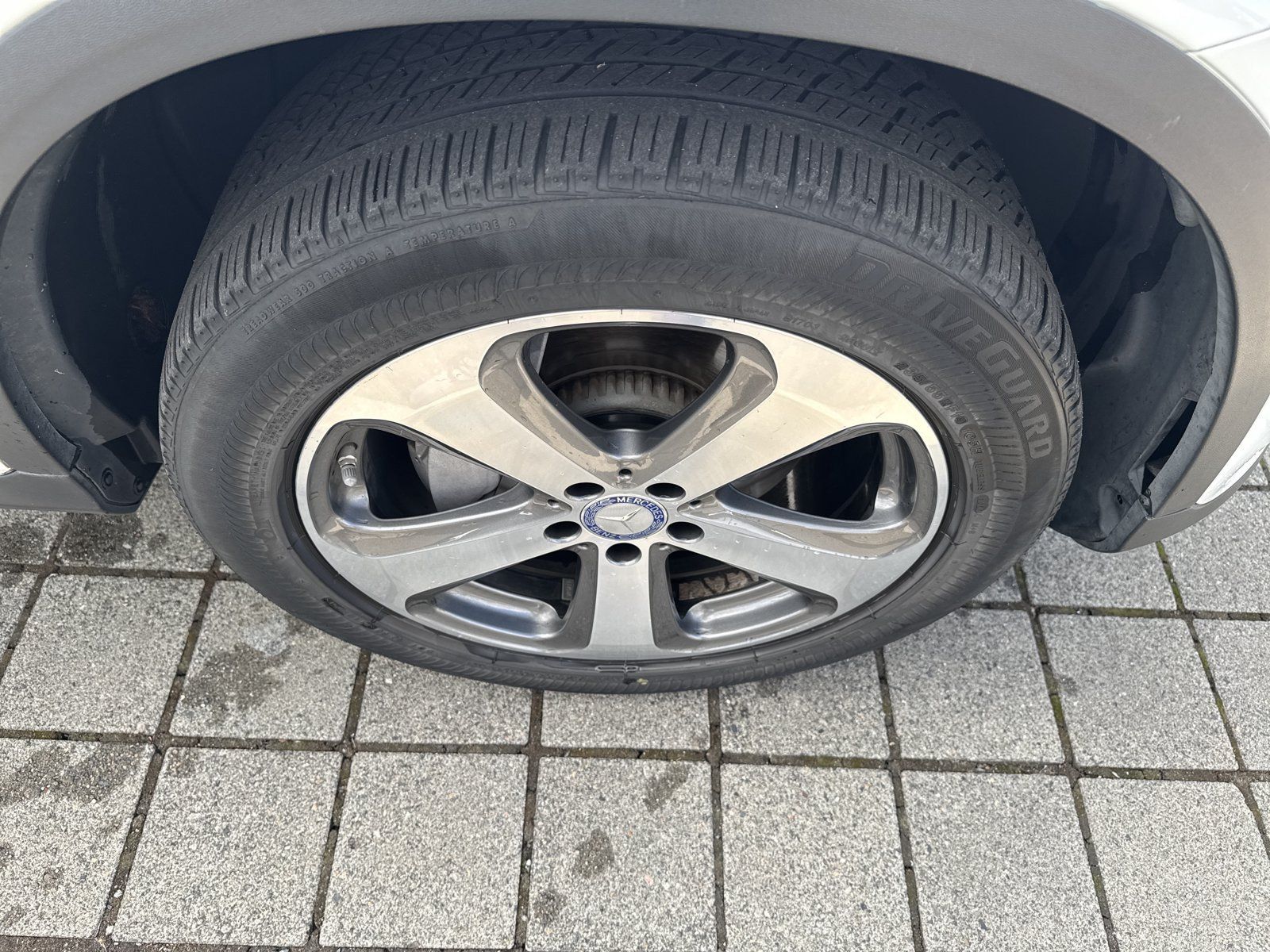 Used 2017 Mercedes-Benz GLC 300 4MATIC image 12