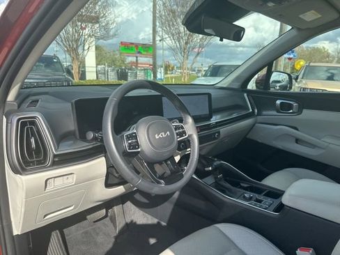 Used 2025 Kia Sorento S FWD image 6