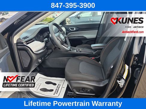 Used 2022 Jeep Compass Sport image 17