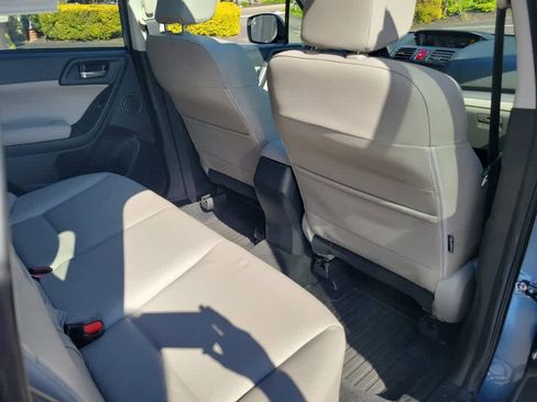 Used 2015 Subaru Forester 2.5i Touring w/ Eyesight & Navigation System AWD/4WD image 31
