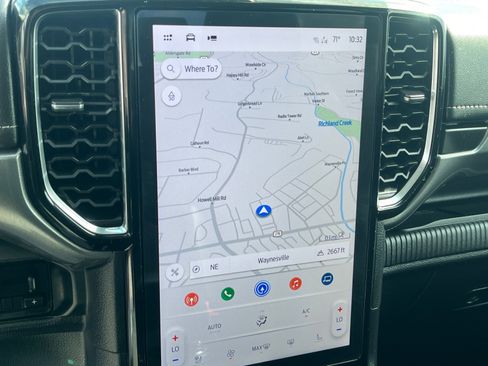 Used 2024 Ford Ranger Lariat w/ FX4 Off-Road Package image 11