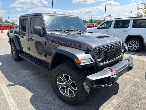 Used 2025 Jeep Gladiator Mojave w/ Safety Group AWD/4WD image 4