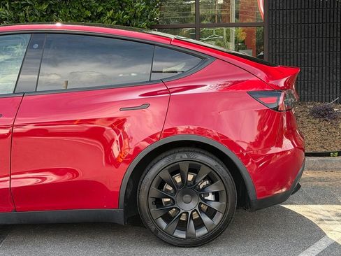 Used 2022 Tesla Model Y Long Range AWD/4WD image 11