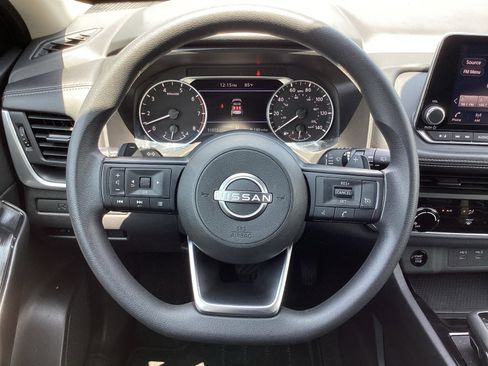 Used 2024 Nissan Rogue S FWD image 17