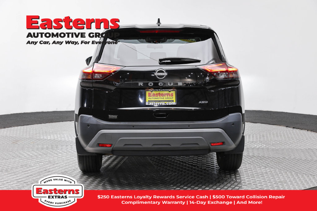 Used 2023 Nissan Rogue S AWD/4WD image 7