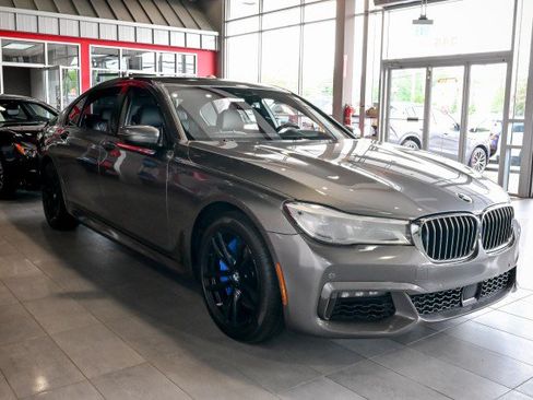 Used 2019 BMW 750i xDrive w/ M Sport Package AWD/4WD image 3