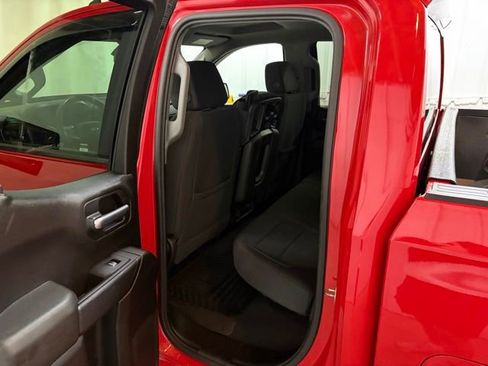 Used 2020 Chevrolet Silverado 1500 LT image 31