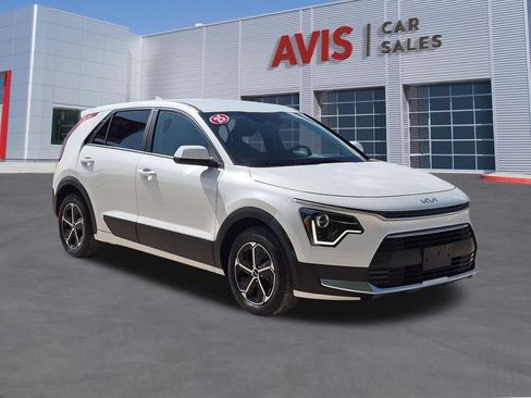 Used 2025 Kia Niro LX FWD image 3