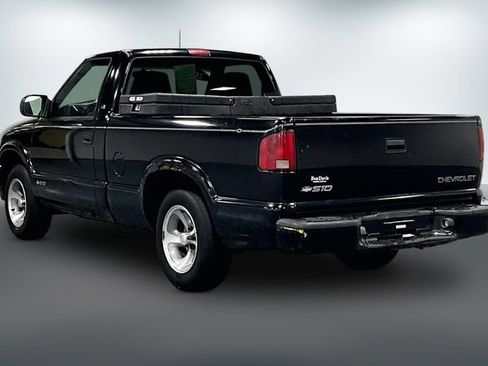 Used 2002 Chevrolet S10 Pickup LS w/ LS Preferred Equipment Group RWD image 5