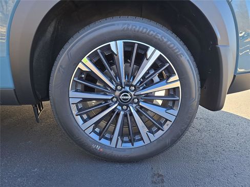 New 2026 Nissan Pathfinder Platinum AWD/4WD image 9