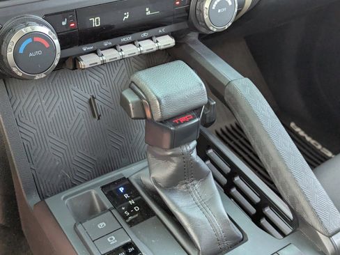 Used 2024 Toyota Tacoma TRD Sport image 30